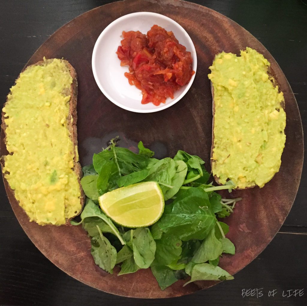 Avocado toast with tomato chutney