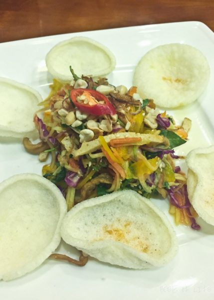 Vietnamese Vegetarian Food: Sauteed veggies with rice crackers