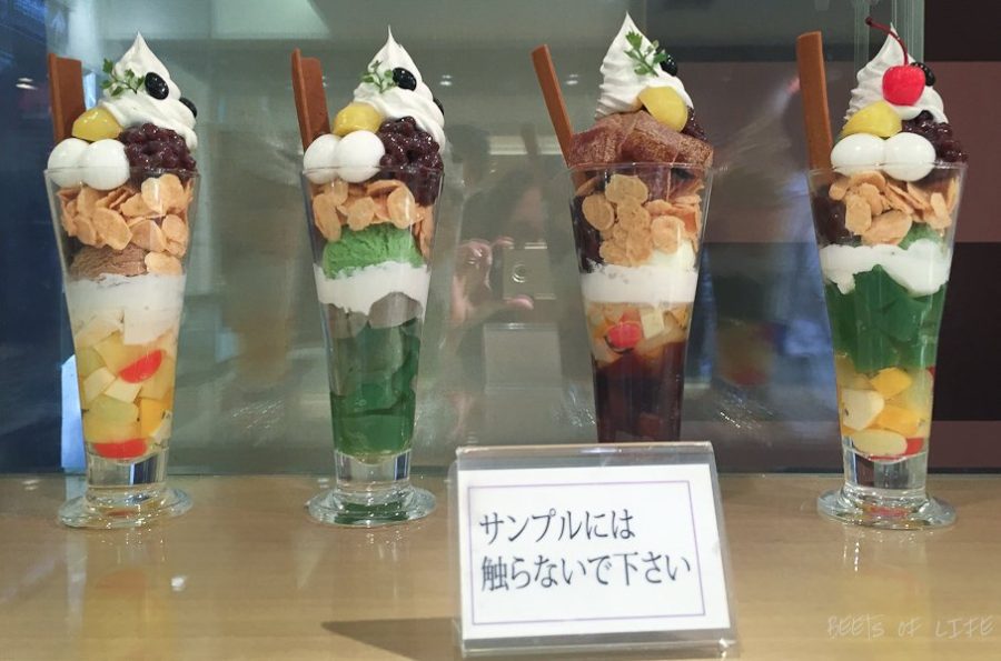 Desserts - restaurants plastic displays