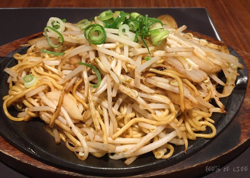 Noodles with bean sprouts