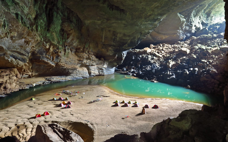 An unforgettable adventure to the world’s third largest known cave – Hang En!
